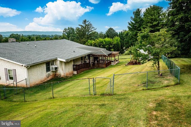 839 HOLLOW RD, Phoenixville, PA 19460