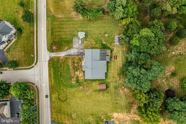 839 HOLLOW RD, Phoenixville, PA 19460