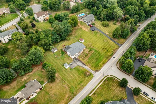 839 HOLLOW RD, Phoenixville, PA 19460