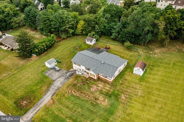 839 HOLLOW RD, Phoenixville, PA 19460