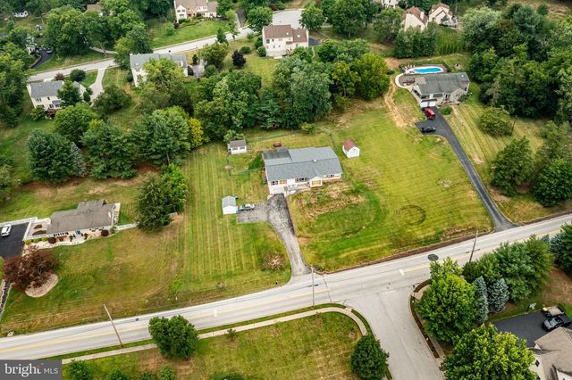 839 HOLLOW RD, Phoenixville, PA 19460