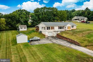 839 HOLLOW RD, Phoenixville, PA 19460