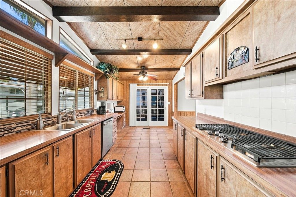 31344 N Lakehills Rd 3, Castaic, CA 91384 — photo 2