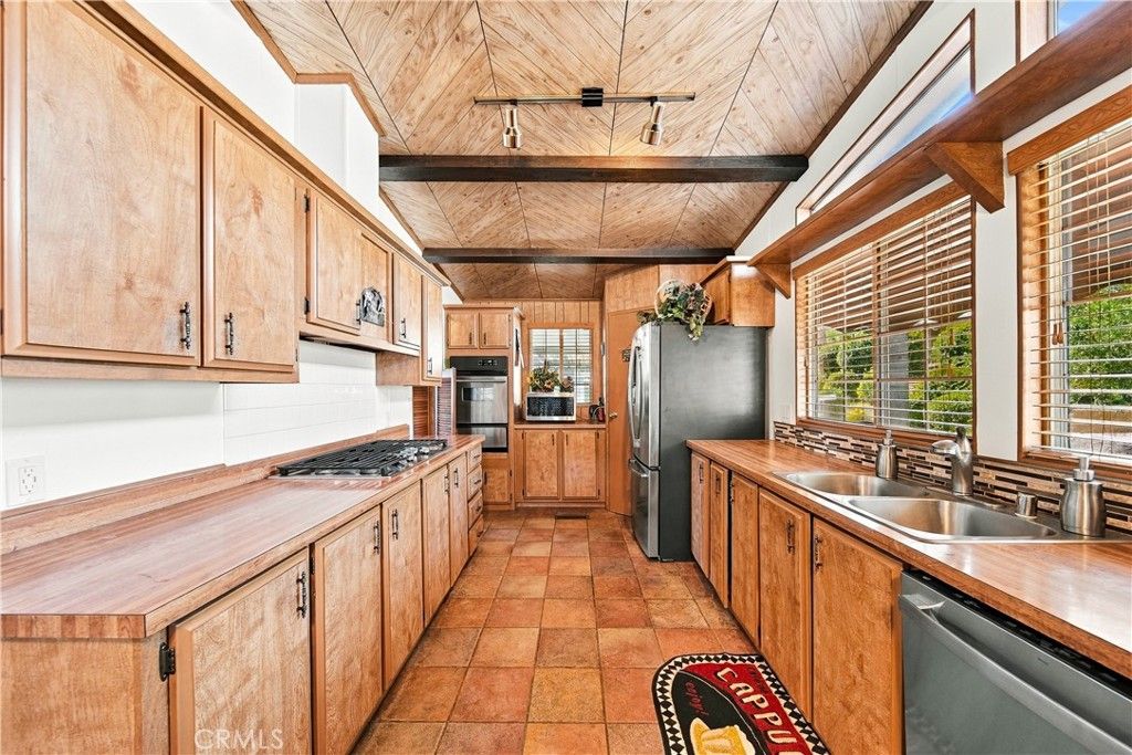 31344 N Lakehills Rd 3, Castaic, CA 91384 — photo 3