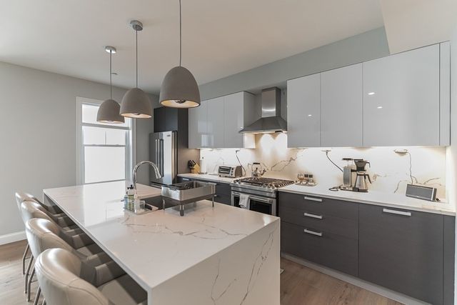 54 Pleasant Street 5, Boston, MA 02125