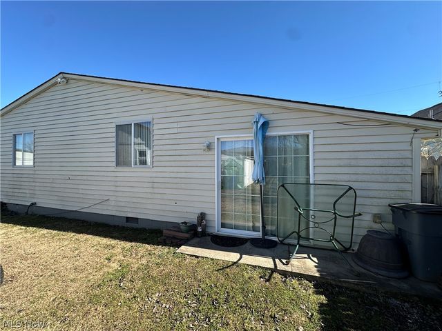 807 Carlisle Street, Belpre, OH 45714