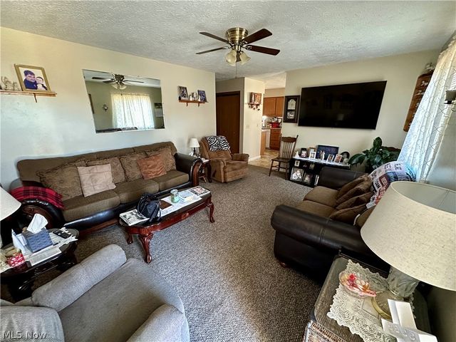 807 Carlisle Street, Belpre, OH 45714