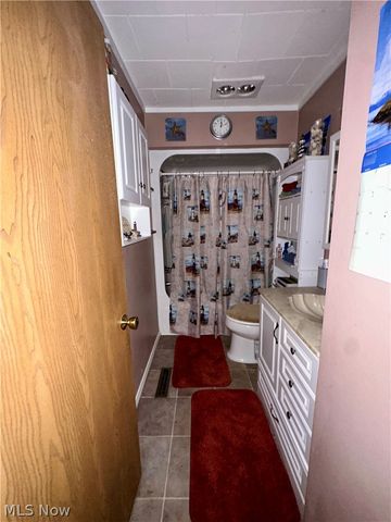 807 Carlisle Street, Belpre, OH 45714