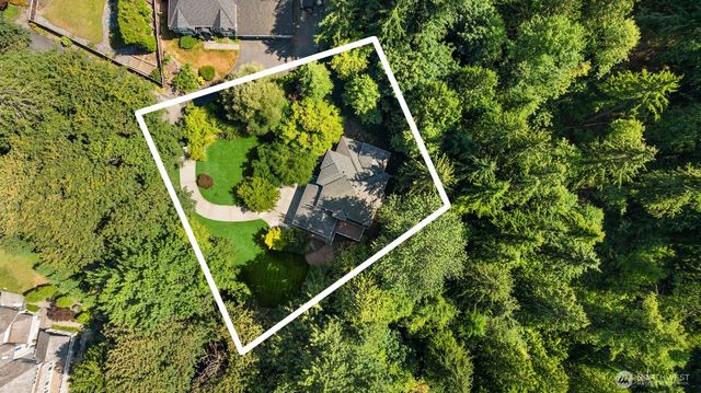 6519 214th Avenue NE, Redmond, WA 98053