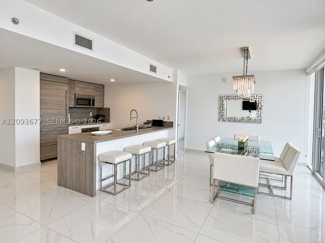 400 Sunny Isles Blvd 403, Sunny Isles Beach, FL 33160