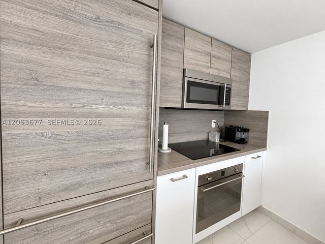 400 Sunny Isles Blvd 403, Sunny Isles Beach, FL 33160