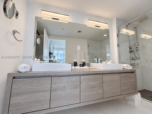400 Sunny Isles Blvd 403, Sunny Isles Beach, FL 33160