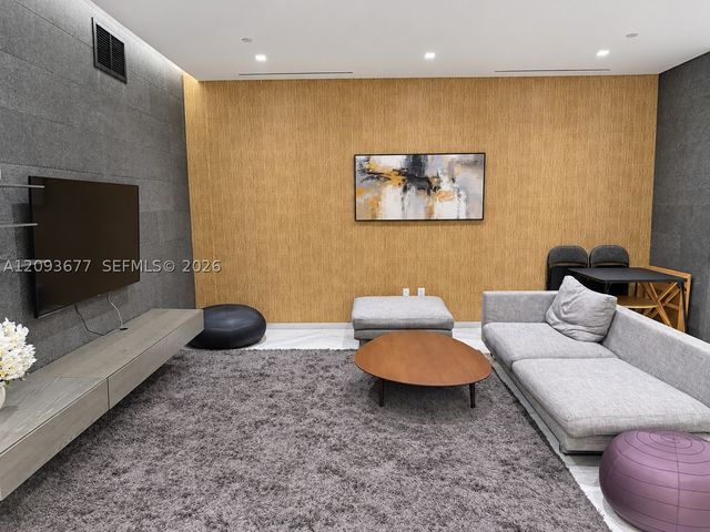 400 Sunny Isles Blvd 403, Sunny Isles Beach, FL 33160