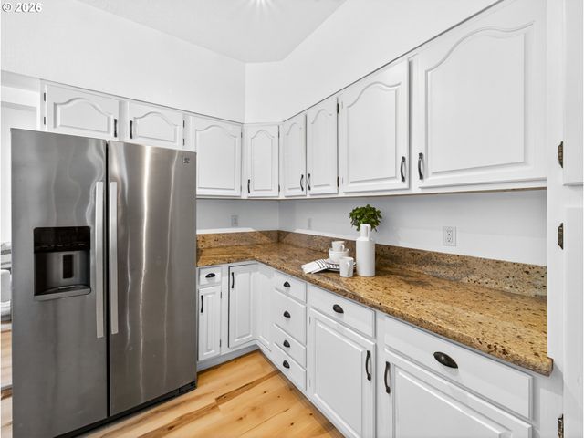 863 LINN Ave, Oregon City, OR 97045