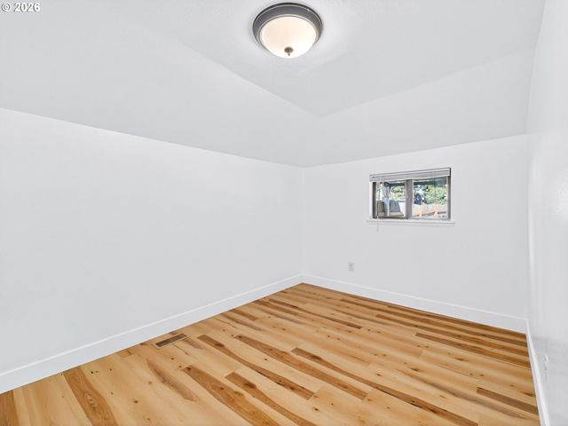863 LINN Ave, Oregon City, OR 97045