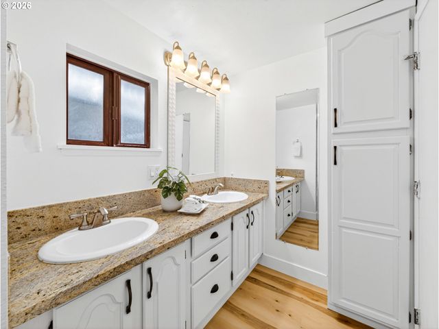 863 LINN Ave, Oregon City, OR 97045