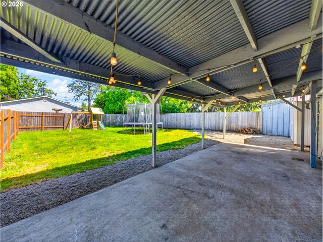 863 LINN Ave, Oregon City, OR 97045