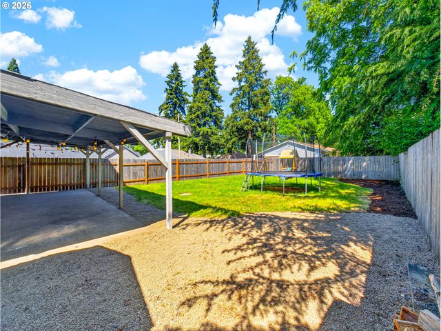 863 LINN Ave, Oregon City, OR 97045
