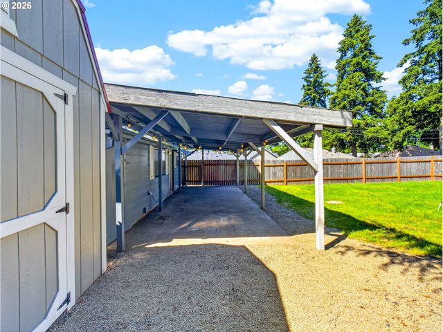 863 LINN Ave, Oregon City, OR 97045