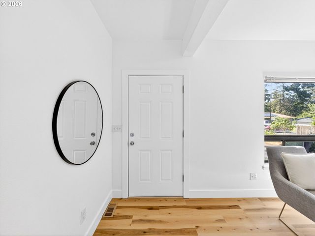 863 LINN Ave, Oregon City, OR 97045