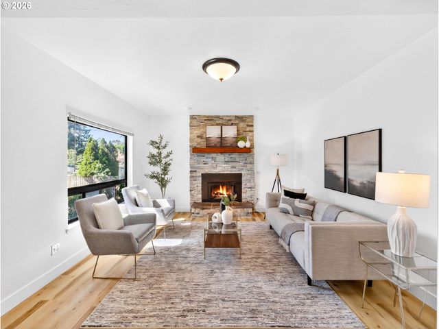 863 LINN Ave, Oregon City, OR 97045