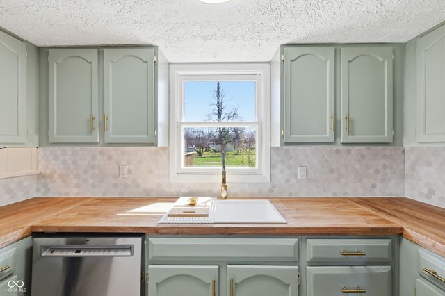 2193 W 100 N, Greenfield, IN 46140