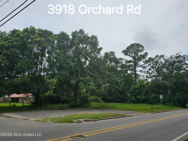 3918 Orchard Avenue, Pascagoula, MS 39581