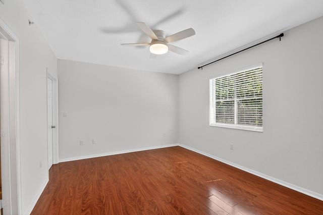 6511 EMERALD DUNES Drive 304, West Palm Beach, FL 33411