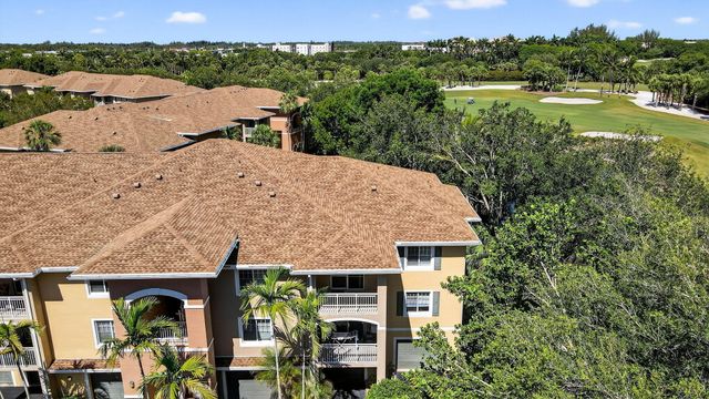 6511 EMERALD DUNES Drive 304, West Palm Beach, FL 33411