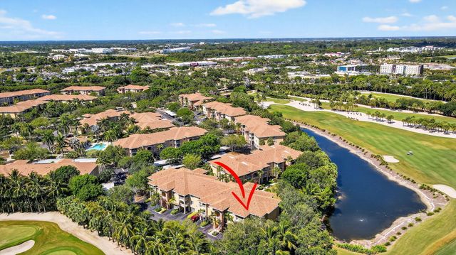 6511 EMERALD DUNES Drive 304, West Palm Beach, FL 33411