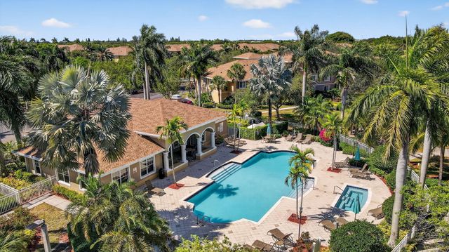 6511 EMERALD DUNES Drive 304, West Palm Beach, FL 33411