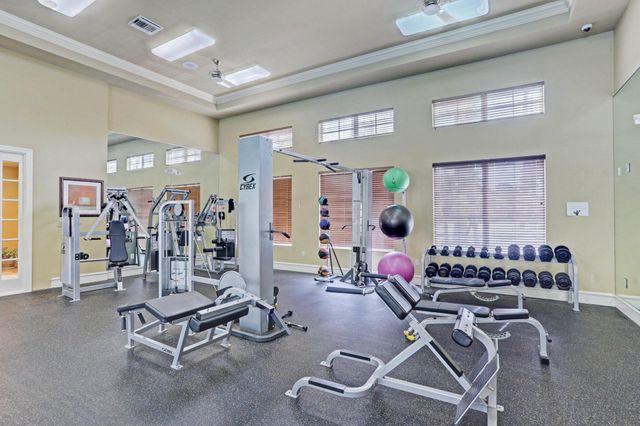 6511 EMERALD DUNES Drive 304, West Palm Beach, FL 33411