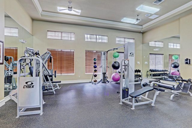 6511 EMERALD DUNES Drive 304, West Palm Beach, FL 33411