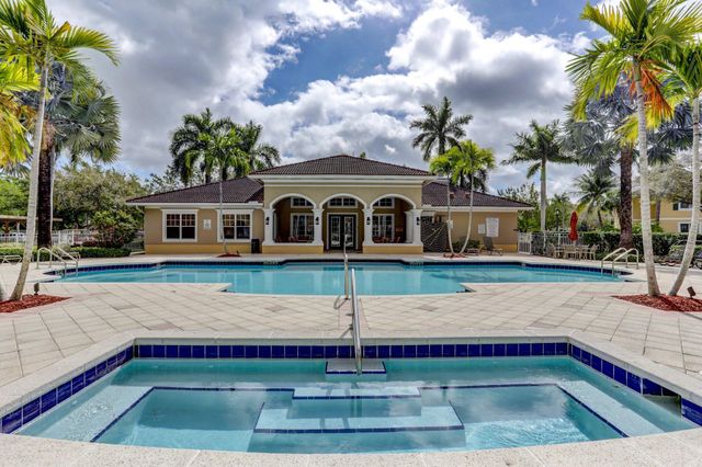 6511 EMERALD DUNES Drive 304, West Palm Beach, FL 33411