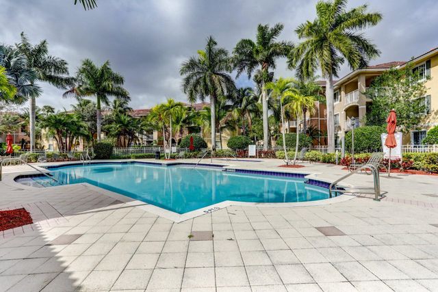6511 EMERALD DUNES Drive 304, West Palm Beach, FL 33411