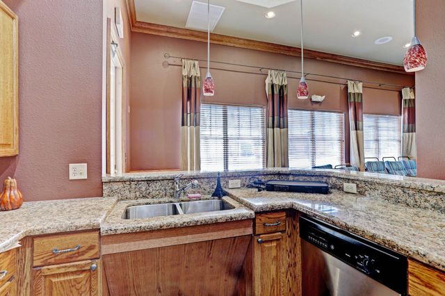 6511 EMERALD DUNES Drive 304, West Palm Beach, FL 33411