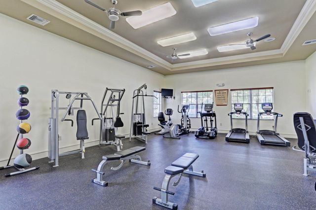 6511 EMERALD DUNES Drive 304, West Palm Beach, FL 33411