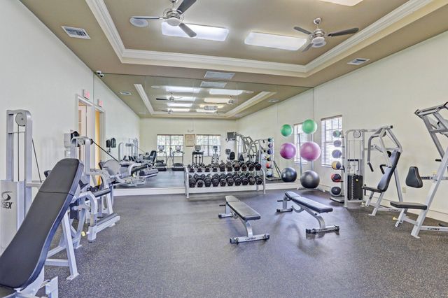 6511 EMERALD DUNES Drive 304, West Palm Beach, FL 33411