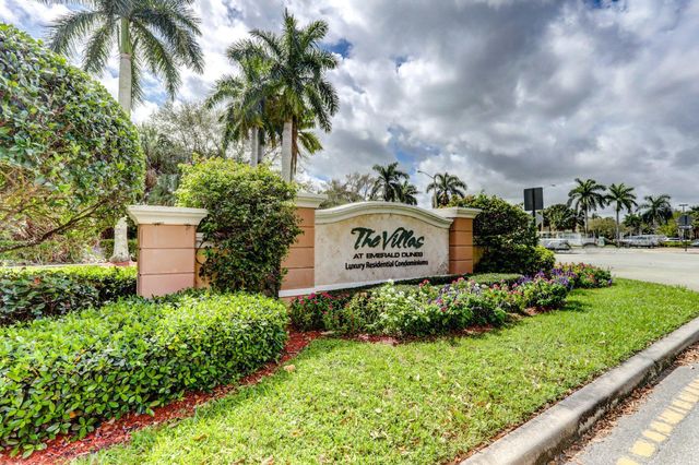 6511 EMERALD DUNES Drive 304, West Palm Beach, FL 33411