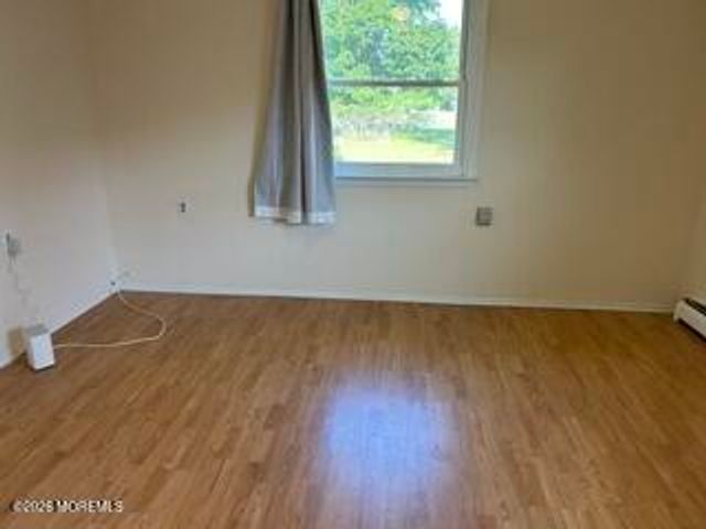 5 Leeward Street, Toms River, NJ 08757