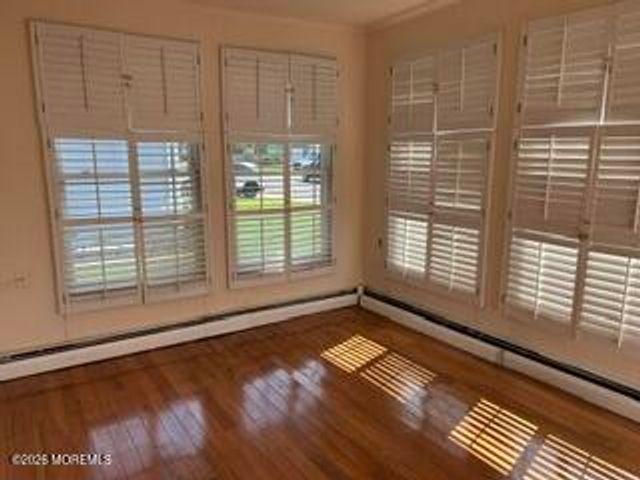 5 Leeward Street, Toms River, NJ 08757