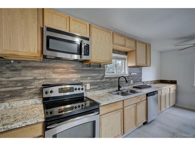 505 2nd Ave, Deer Trail, CO 80105