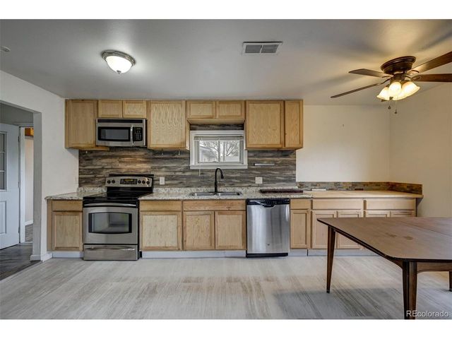 505 2nd Ave, Deer Trail, CO 80105