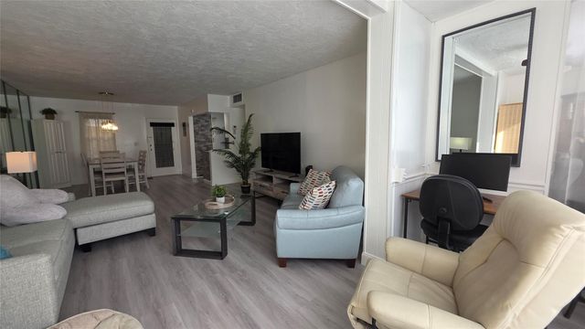 2831 Somerset Dr 105, Lauderdale Lakes, FL 33311