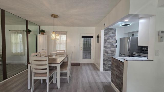 2831 Somerset Dr 105, Lauderdale Lakes, FL 33311