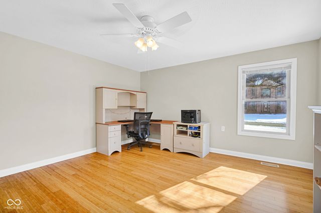 2202 Peartree Ct, Columbus, IN 47201