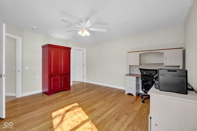 2202 Peartree Ct, Columbus, IN 47201