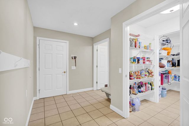 2202 Peartree Ct, Columbus, IN 47201