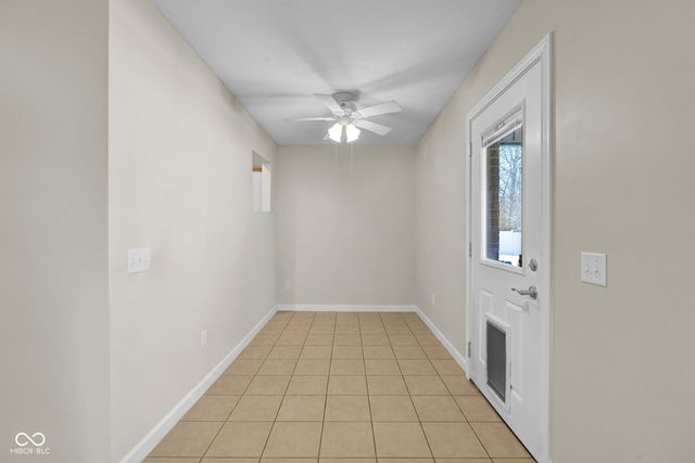 2202 Peartree Ct, Columbus, IN 47201