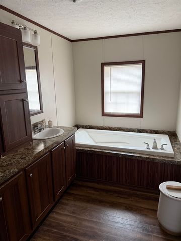 1045 OLD UNION RD, Adamsville, TN 38310